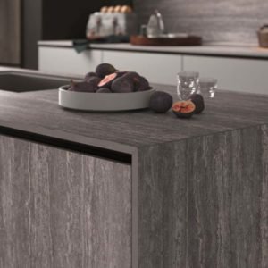 משטח למטבח INFINITY דגם Travertino Grey SE06 בגימור מט