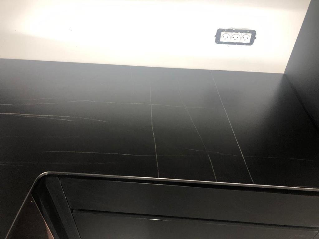 SAHARA NOIR 8541 LAMINAM מט