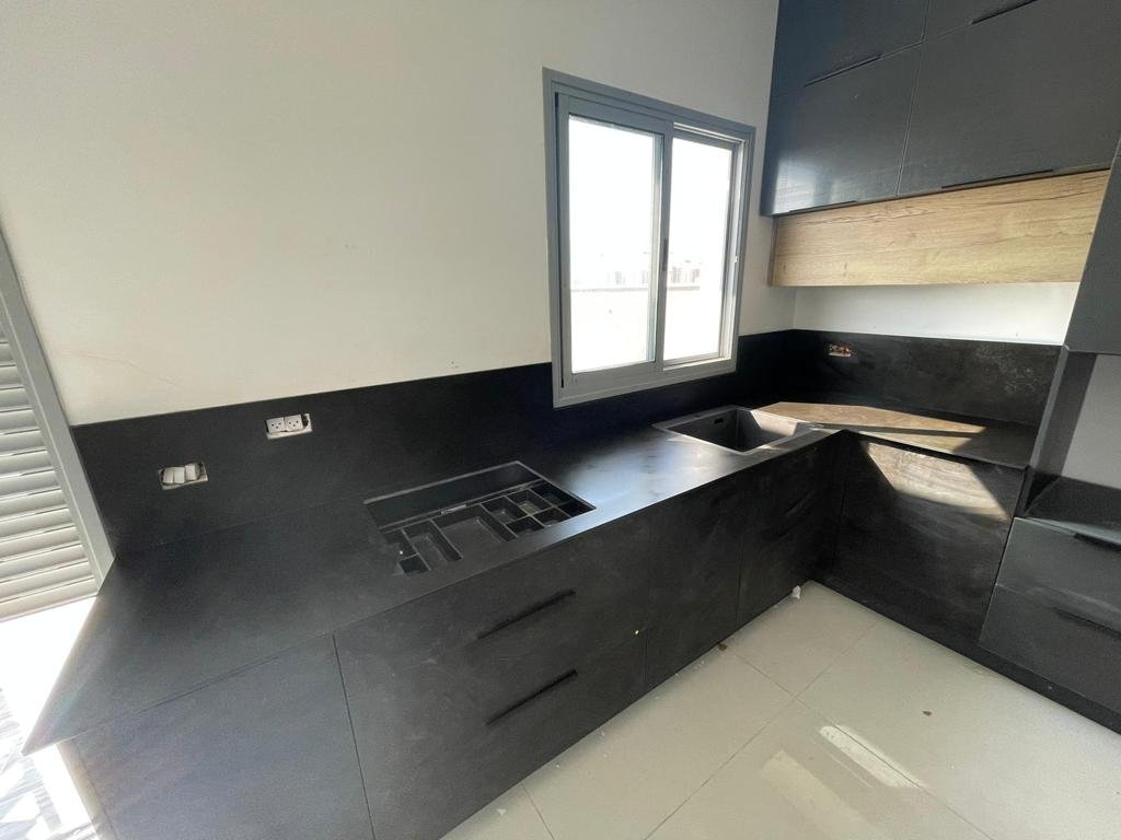 OSSIDO NERO 8245 LAMINAM מט