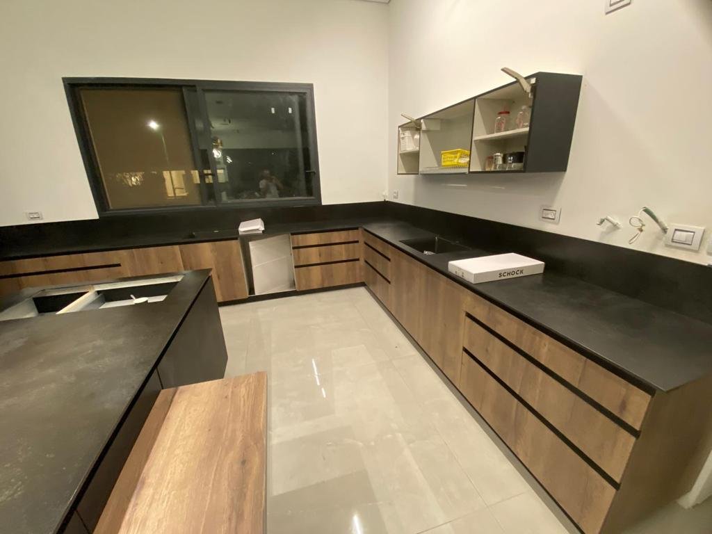 OSSIDO NERO 8245 LAMINAM מט