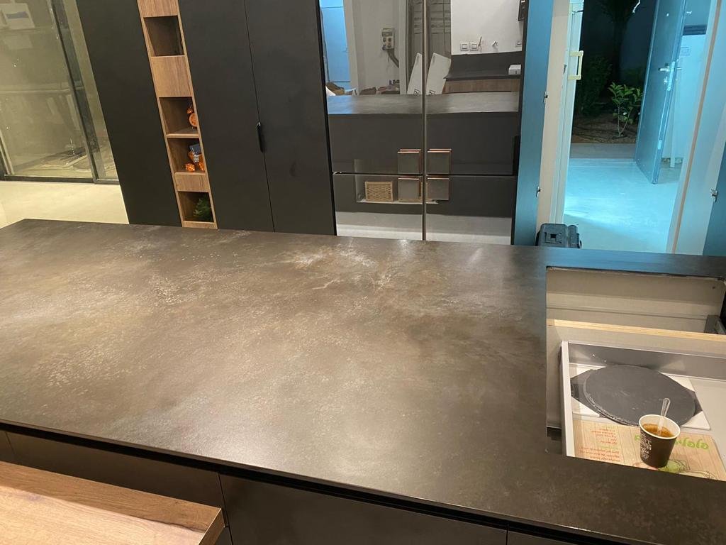 OSSIDO NERO 8245 LAMINAM מט