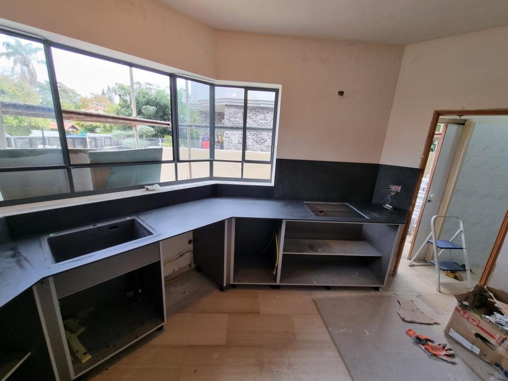 OSSIDO NERO 8245 LAMINAM מט