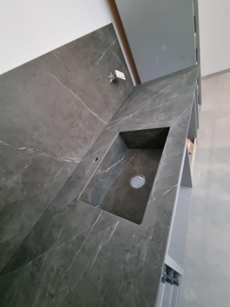 PIETRA GREY 8595 LAMINAM מט