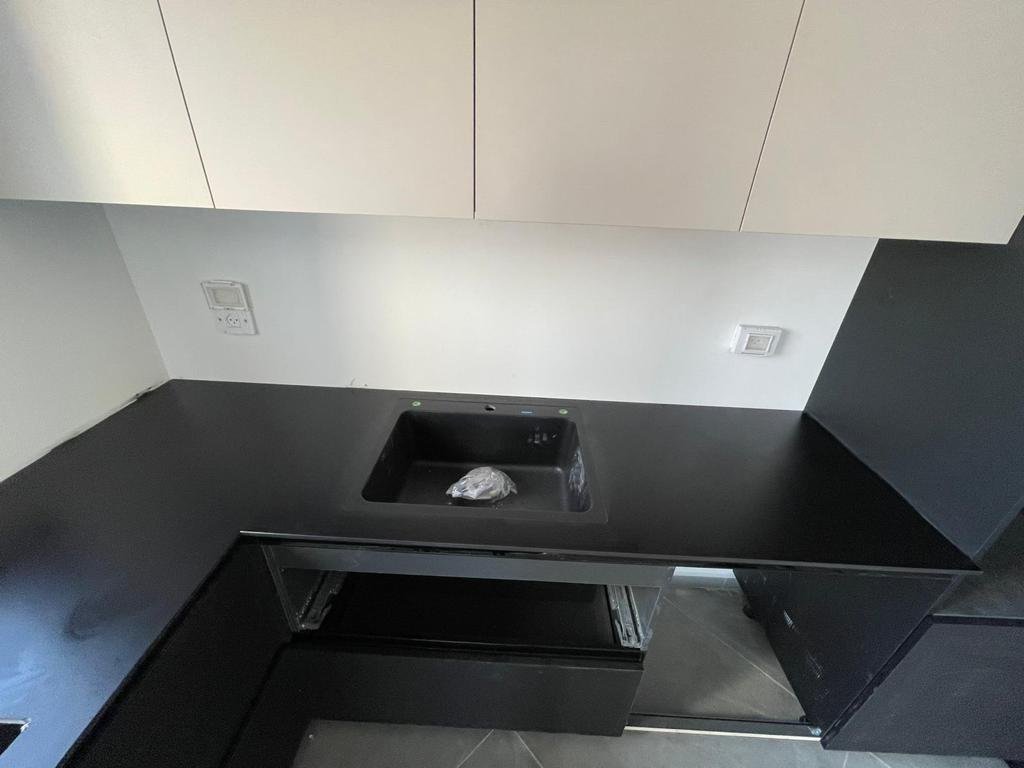 NERO ASSOLU 8145 LAMINAM מט