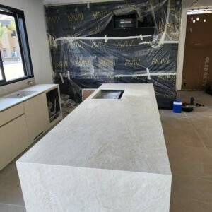 משטח למטבח DEKTON דגם LIQUID SHELL ליקוויד שאל