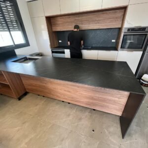משטח למטבח ASCALE דגם Allure Black 126 בגימור מט