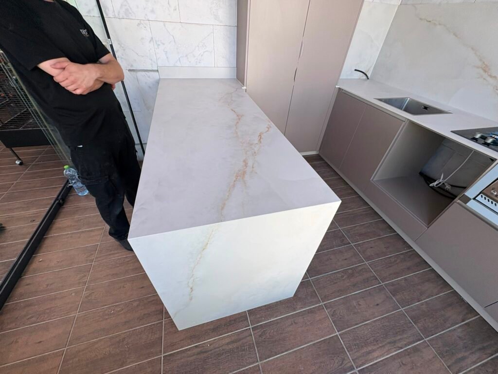 התקנת שיש למטבח במפרסת 2