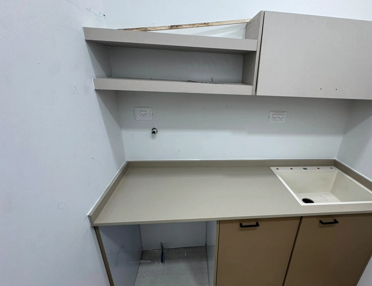 תצורת משטח וכיור נוספת באבן קיסר 2230 Linen באשדוד
